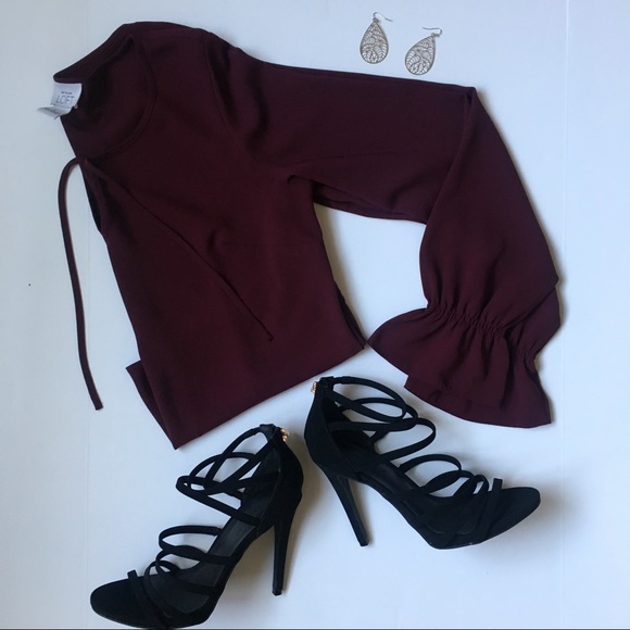 ⚜️ Ann Taylor LOFT Maroon Top! ⚜️ - Picture 2 of 2